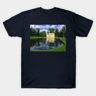 Russia. Tsarskoe Selo. Ekaterininsky park. T-Shirt